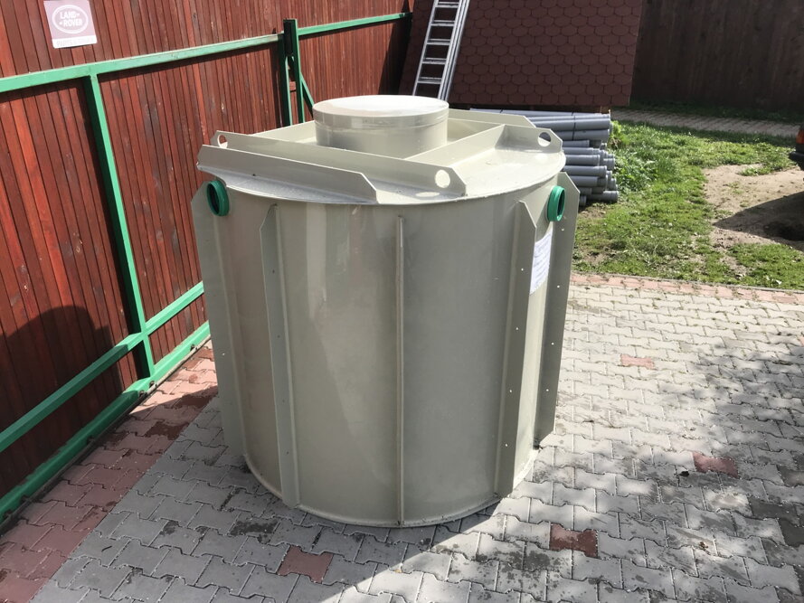 Vybíráte jímku, septik, nádrž na dešťovou vodu - důležité je podloží